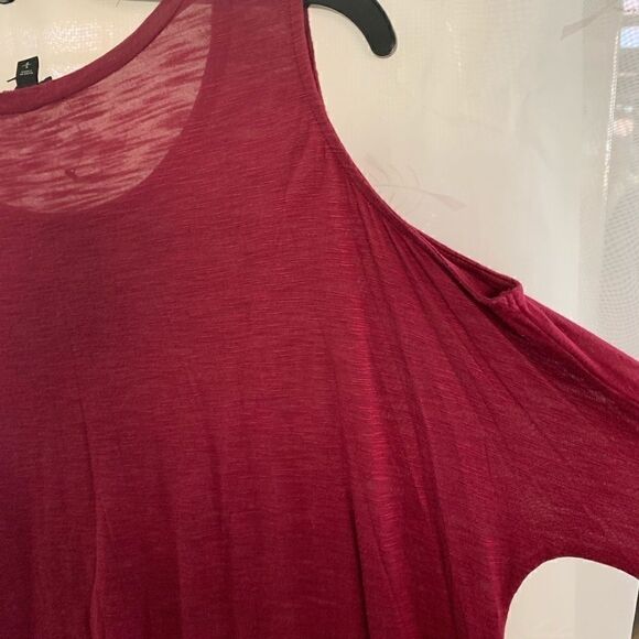 Express open shoulder blouse maroon small. - Picture 6 of 6